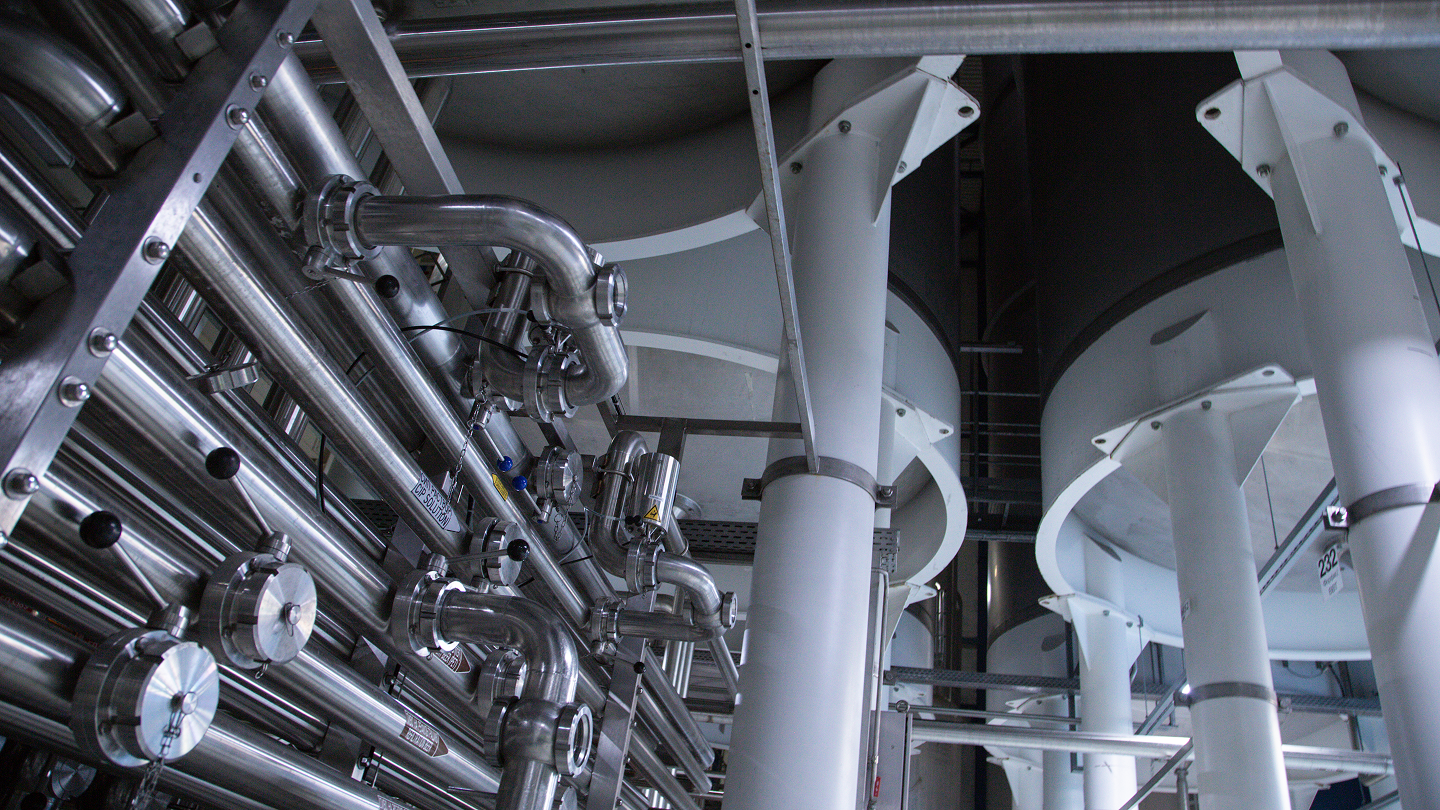 توريد كامل لأنظمة توصيل الأنابيب وأنظمة التحكم الآلي للخط الجديد لتعبئة مصنع الجعة في منطقة نيجني نوفغورود